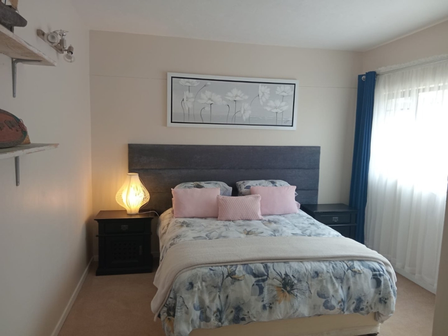 6 Bedroom Property for Sale in Gonubie Eastern Cape